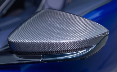 Aston Martin V12 Vantage ROADSTER 37