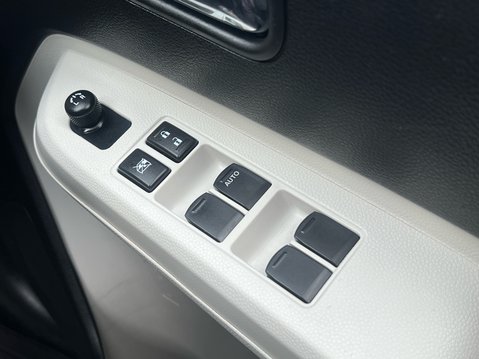 Suzuki Ignis SZ5 DUALJET ALLGRIP SHVS MHEV 37