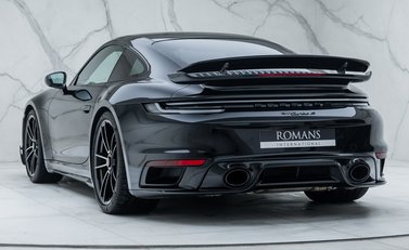 Porsche 911 Turbo S (992) 10