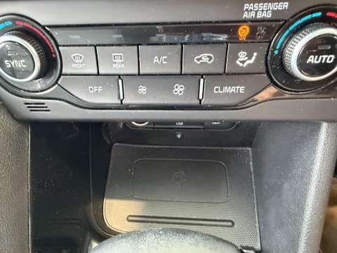Kia Niro 1.6 GDi 3 DCT Euro 6 (s/s) 5dr 33