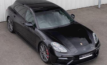 Porsche Panamera Turbo Sport Turismo 8