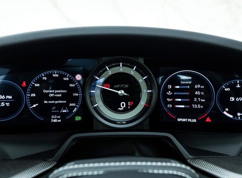 Porsche 911 Carrera GTS (992) 18