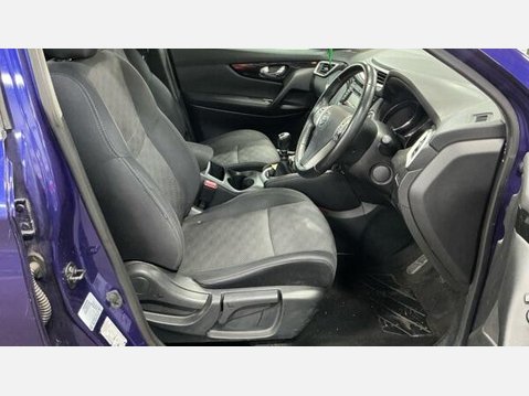 Nissan Qashqai 1.2 DIG-T N-Connecta 2WD Euro 6 (s/s) 5dr 7