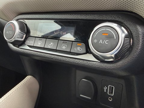 Nissan MICRA IG-T ACENTA LIMITED EDITION 27
