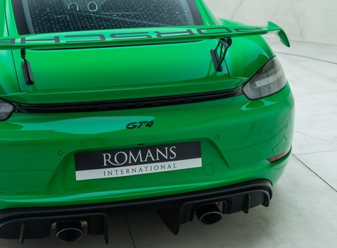 Porsche Cayman GT4 (718) 29