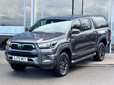 Toyota Hilux INVINCIBLE X 4WD D-4D DCB 4