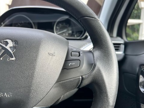 Peugeot 208 ACTIVE 25