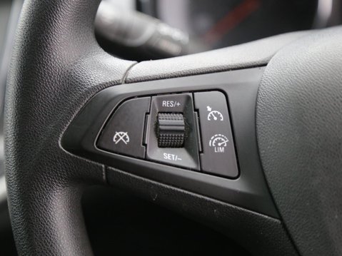 Vauxhall Astra 1.6 CDTi BlueInjection Design Sports Tourer Euro 6 (s/s) 5dr 11