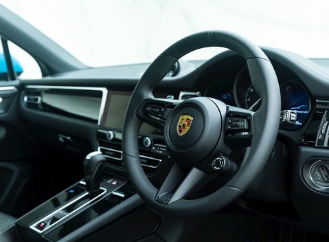 Porsche Macan GTS 9