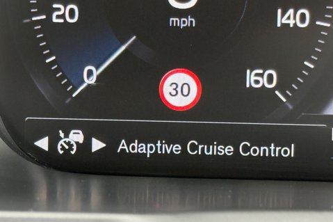 Volvo XC90 RECHARGE T8 R-DESIGN PRO AWD -B&W -POWER TOWBAR -PAN ROOF -LOUNGE PACK 43