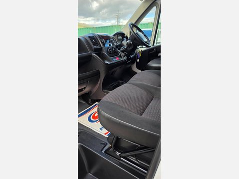 Peugeot Boxer 335 LOW LOADER LUTON 2.2 HDI 165ps EU6 12