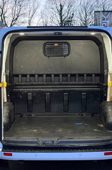 Ford Transit Custom 300 LIMITED DCIV L1 H1 6 SEATER - APPLE CARPLAY -HEATED SEATS/SCREEN 