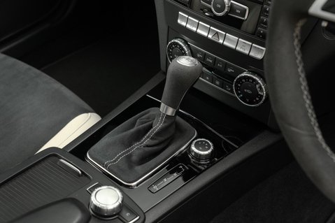 Mercedes-Benz C Class 6.3 C63 V8 AMG Edition 507 SpdS MCT Euro 5 2dr 44