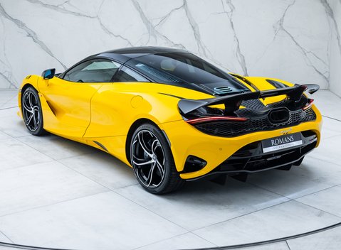 McLaren 750S 8