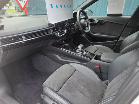 Audi A4 TFSI S LINE BLACK EDITION MHEV 2LTR 13