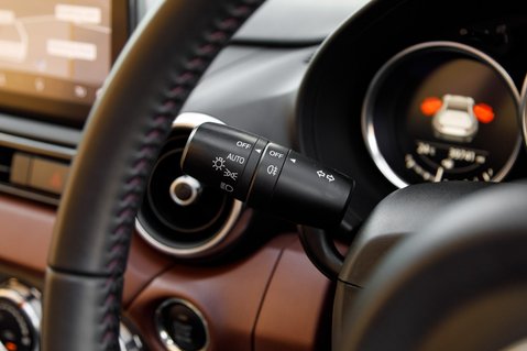 Mazda MX-5 RF SPORT NAV 17