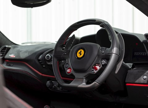 Ferrari 488 Pista 11