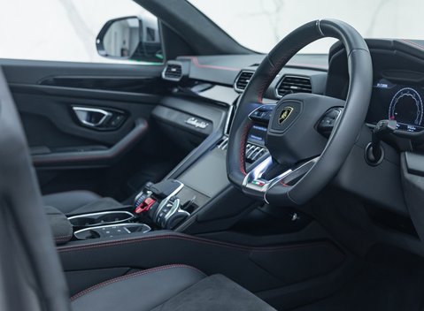 Lamborghini Urus S 13