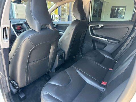 Volvo XC60 2.4 XC60 SE Luxury Nav D4 AWD Auto 4WD 5dr 14