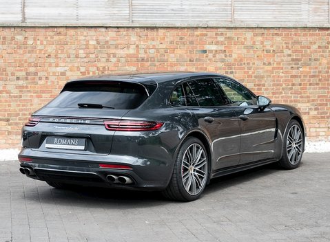 Porsche Panamera Turbo Sport Turismo 7