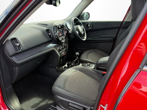 Mini Countryman 1.5 Cooper Classic ALL4 5dr [Comfort/Nav+ Pack] 2