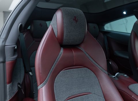 Ferrari GTC4 Lusso V12 TAILOR MADE 18