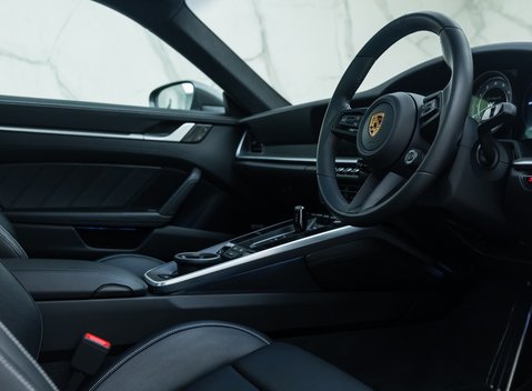 Porsche 911 Turbo S (992) 14