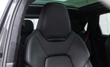 Porsche Cayenne TURBO S 7