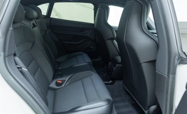 Porsche Taycan 4S Cross Turismo 15