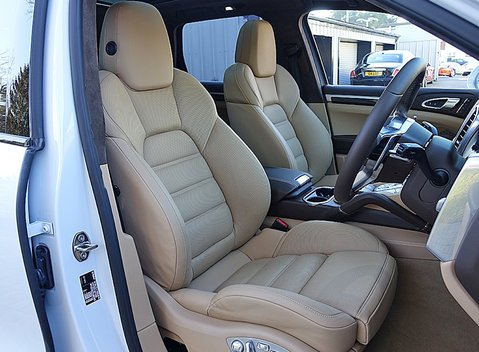 Porsche Cayenne Turbo 11