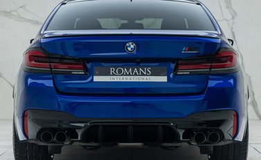 BMW M5 COMPETITION 8