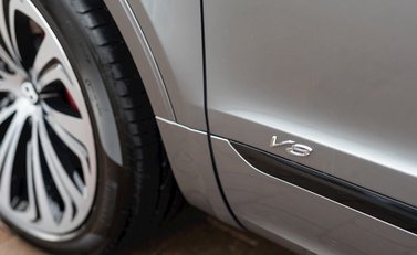 Bentley Bentayga V8 First Edition 29