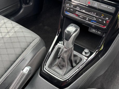 Volkswagen T-Cross R-LINE TSI DSG 12