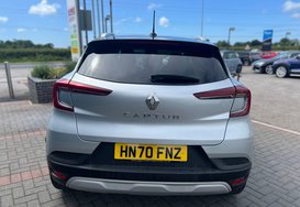Renault Captur ICONIC 1.0 TCE 8