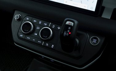 Land Rover Defender 90 Hard Top D200 15