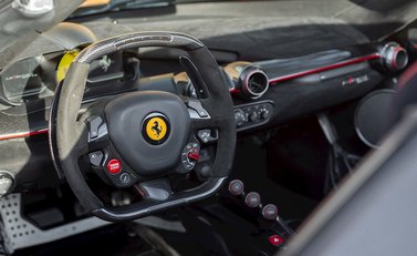 Ferrari LaFerrari Aperta 15