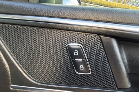 Ford Galaxy TITANIUM 1.5T !! LOOK !! 7 SEATS !! 10 SERVICES! 1 FORMER KEEPER! 24