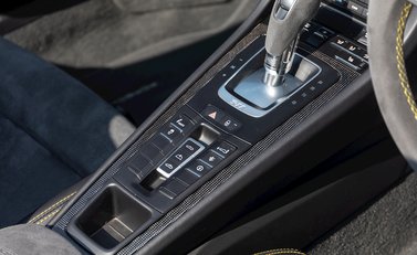 Porsche 911 (991.2) Turbo S Cabriolet 21