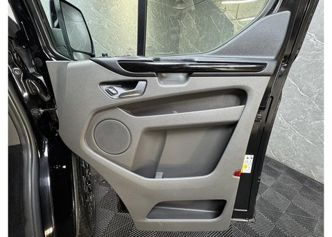 Ford Transit Custom 2.0 300 EcoBlue Limited Crew Van Double Cab 5dr Diesel Manual L2 H1 Euro 6 32