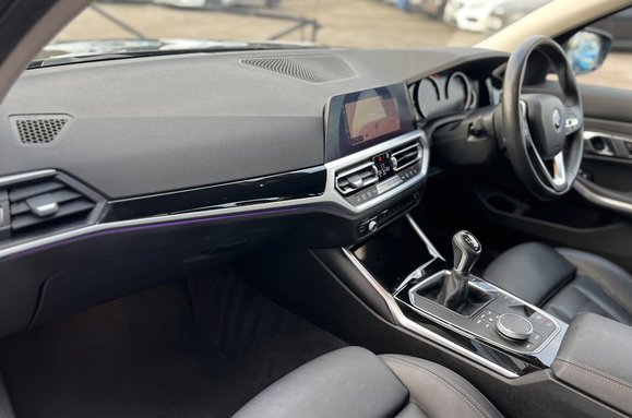 BMW 3 Series 318D SPORT 24