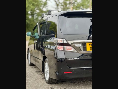 Toyota Vellfire V6 Sunroof 31