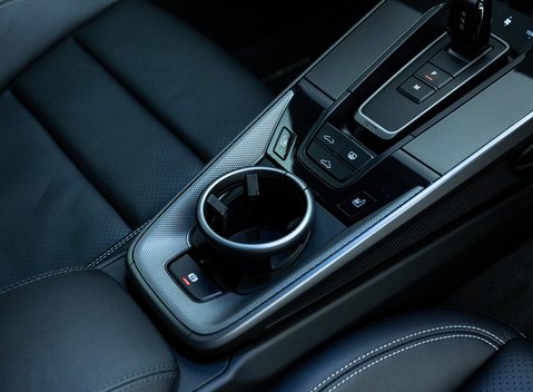 Porsche 911 Carrera 4S (992) 22