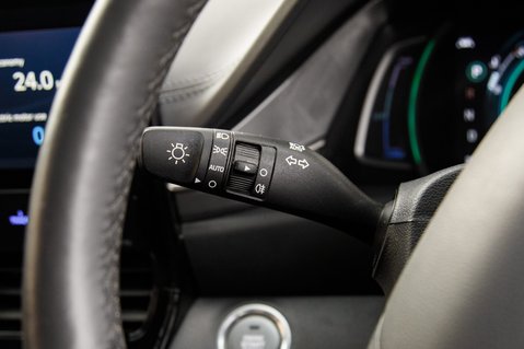 Hyundai IONIQ FIRST EDITION MHEV 13
