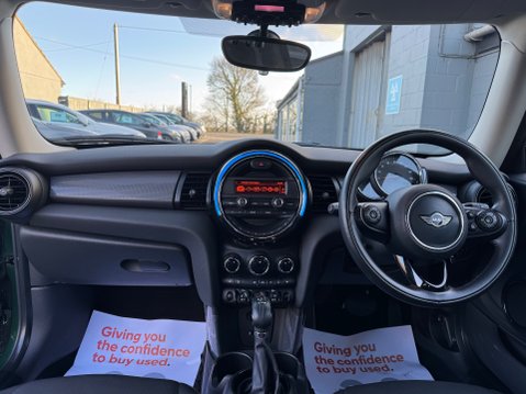 Mini Cooper 1.5 Cooper Steptronic Euro 6 (s/s) 3dr 31