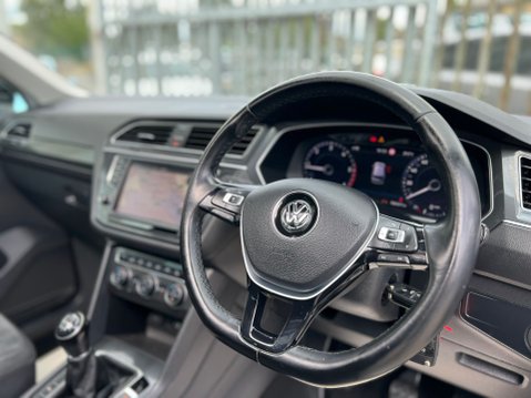 Volkswagen Tiguan SEL TDI BMT 4MOTION 41