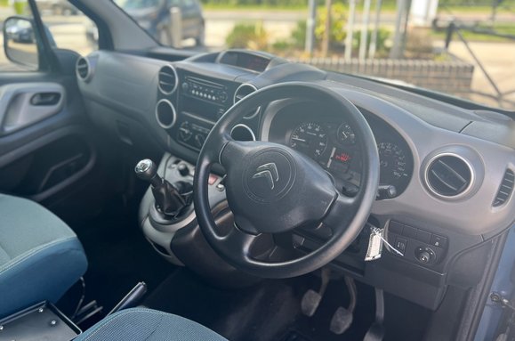 Citroen Berlingo Multispace 1.6 BlueHDi Feel Multispace MPV Wheel Chair Ramp 15