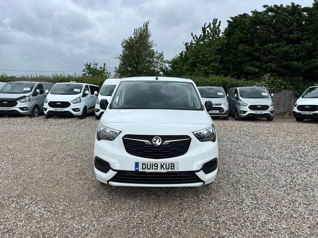Vauxhall Combo SWB L1H1 Low Roof Sportive 2000 Air Con Sensors Nav EURO 6 NO VAT 3