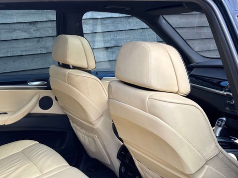 BMW X5 M 4.4i V8 Steptronic xDrive Euro 5 5dr 28