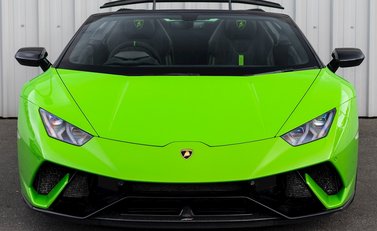 Lamborghini Huracan Spyder LP640-4 Performante 4