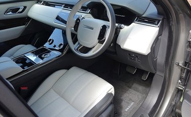 Land Rover Range Rover Velar First Edition D300 13